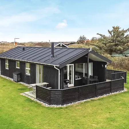 Modernized Seaside Retreat-by Traum Vakantiehuis Løkken